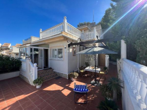 Amazing Semi-detached Sunset Villa with terrace and pool, Quesada